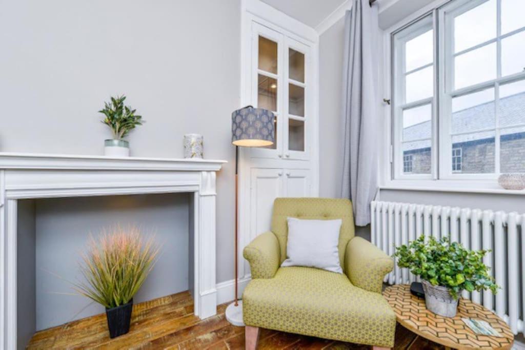 Victorian Townhouse - Stamford Centre - 2 Big Bedrooms, Living Room Kitchen Etc Tastefully Decorated Exterior photo